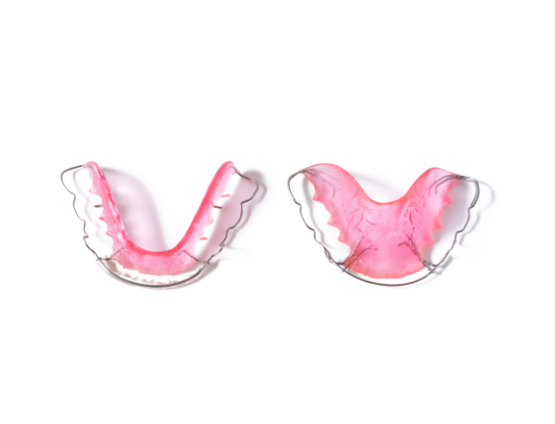 hawley retainer
